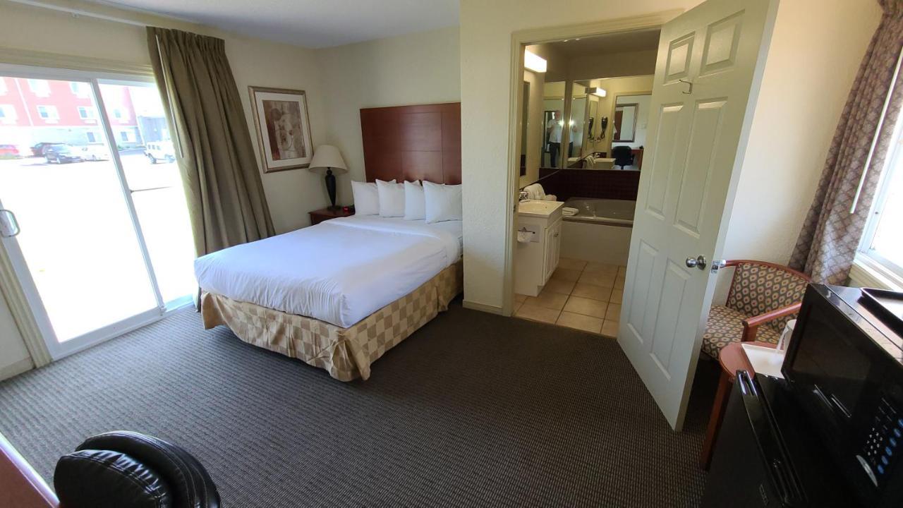 Travelodge By Wyndham Gananoque Ngoại thất bức ảnh