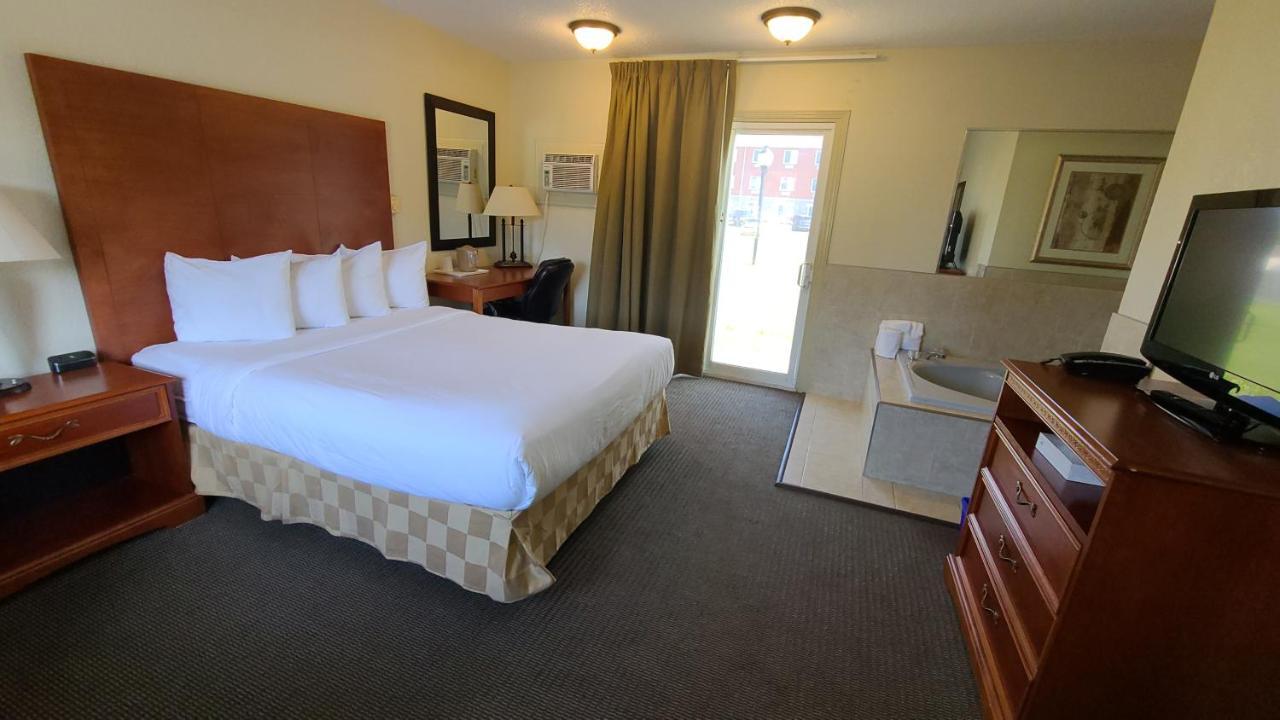 Travelodge By Wyndham Gananoque Ngoại thất bức ảnh