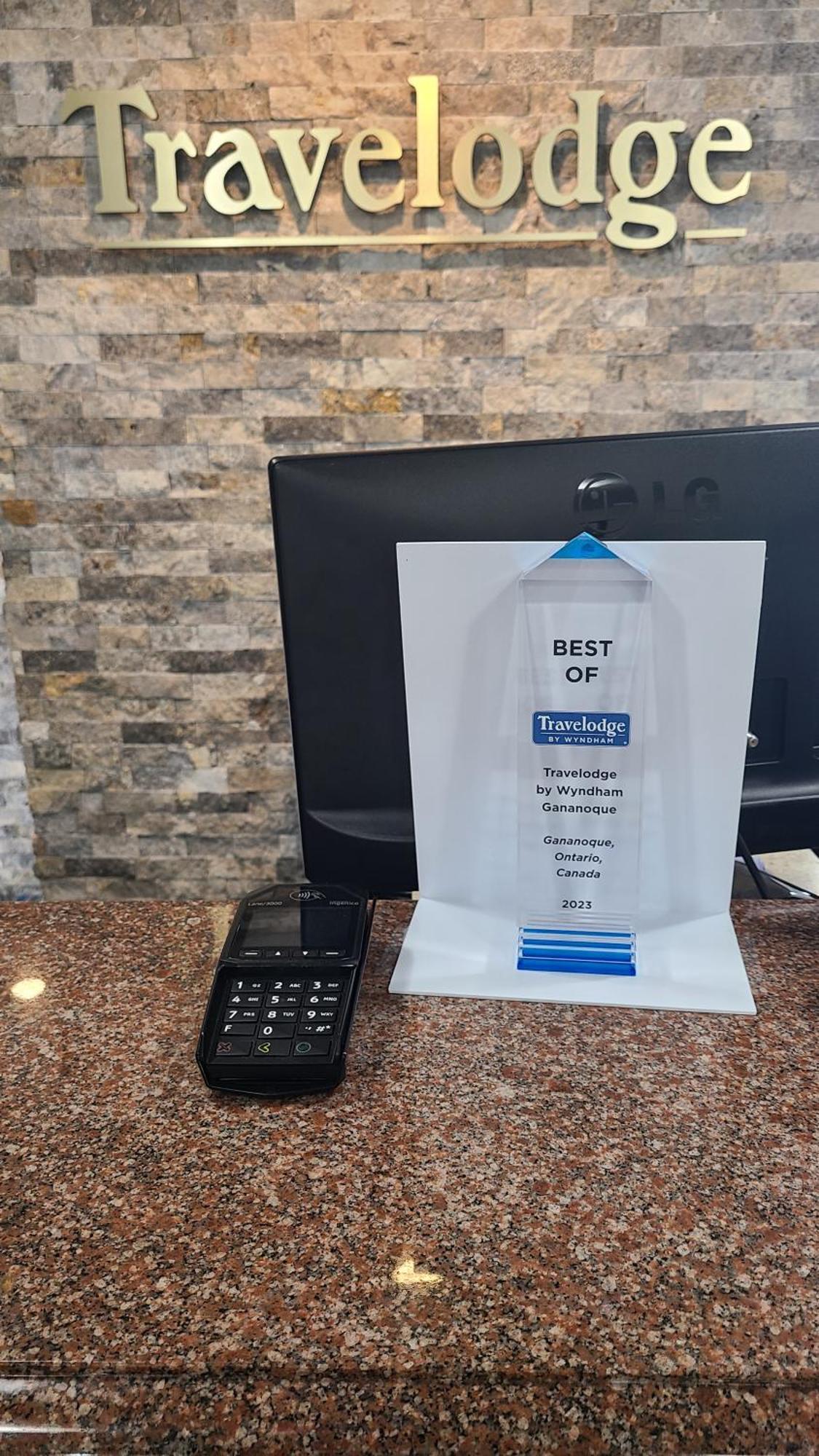 Travelodge By Wyndham Gananoque Ngoại thất bức ảnh